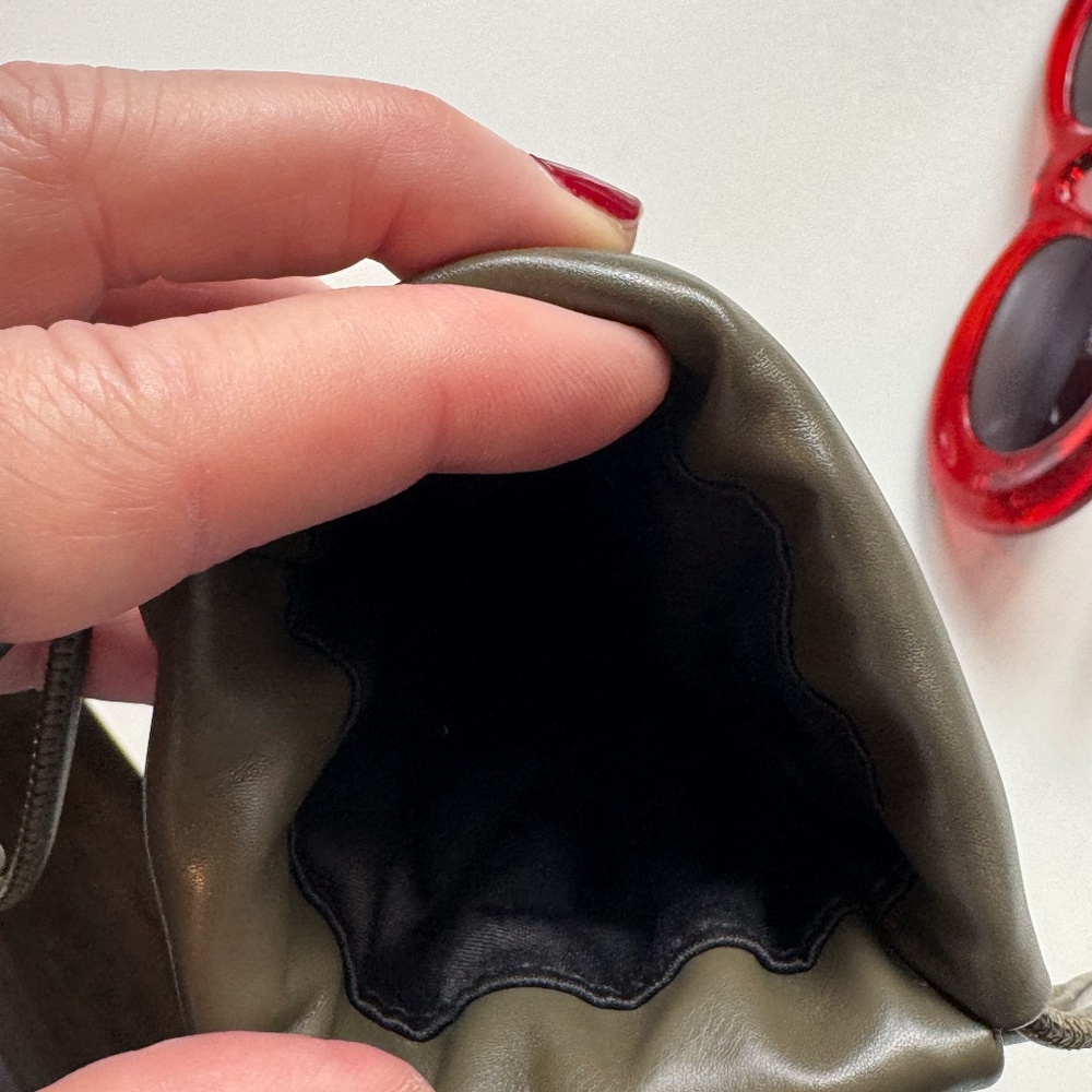 LOEWE NWOT sunglasses LW401121 - Picture 14 of 16